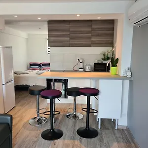 spacieux-studio-dans-le-beaujolais.hotels-rhonealpes.com/